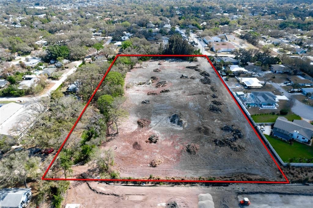 待售: $7,350,000 (4.77 acres)