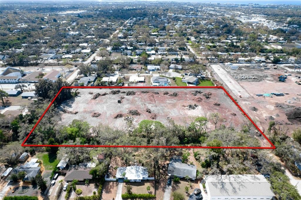 待售: $7,350,000 (4.77 acres)