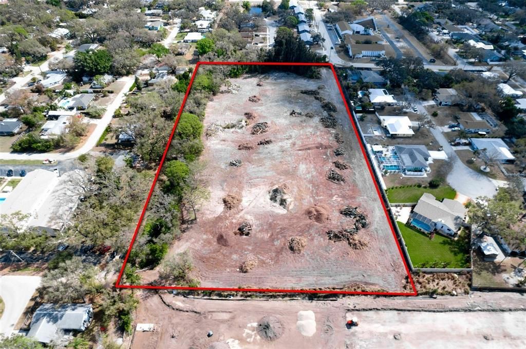 待售: $7,350,000 (4.77 acres)