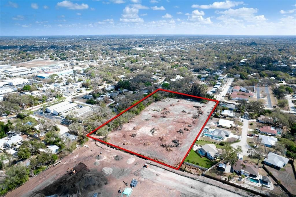 待售: $7,350,000 (4.77 acres)