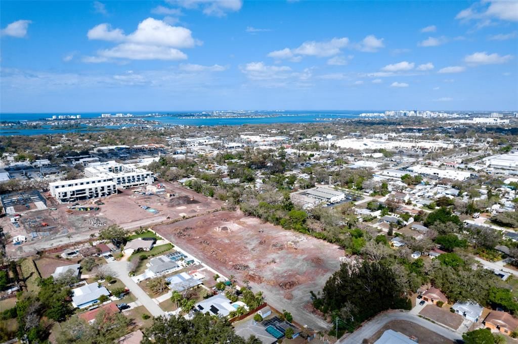 待售: $7,350,000 (4.77 acres)