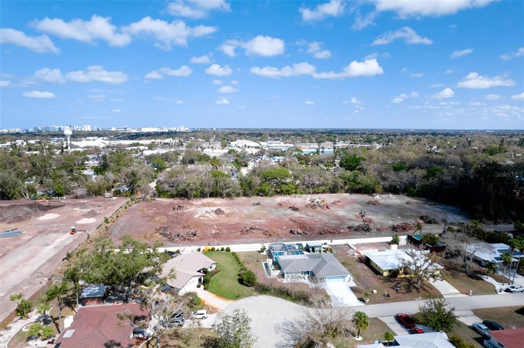 待售: $7,350,000 (4.77 acres)