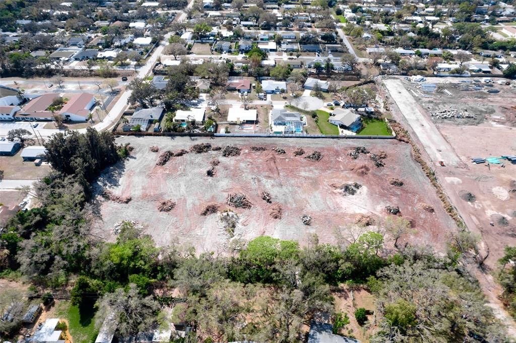待售: $7,350,000 (4.77 acres)
