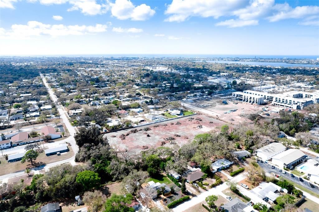 待售: $7,350,000 (4.77 acres)