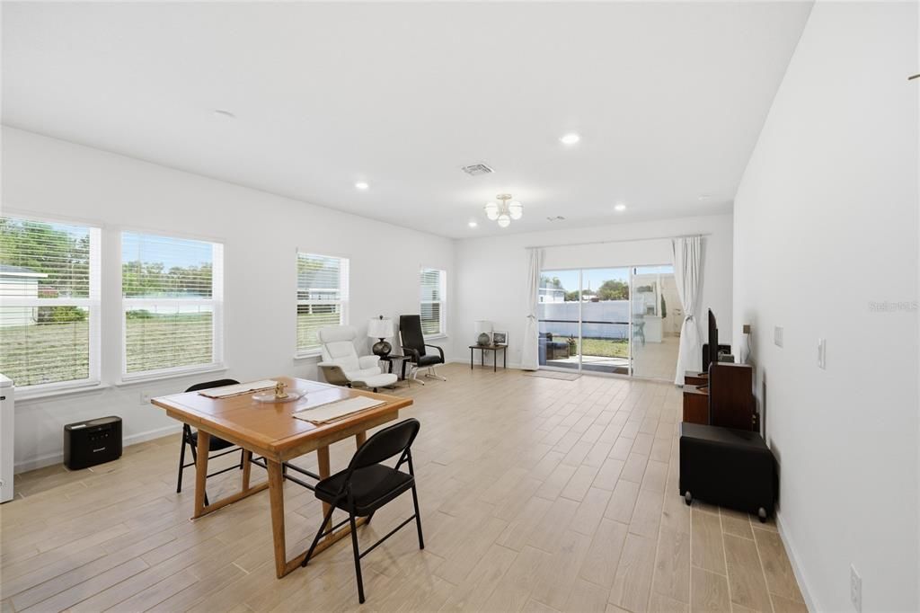 待售: $302,500 (3 贝兹, 2 浴室, 1779 平方英尺)