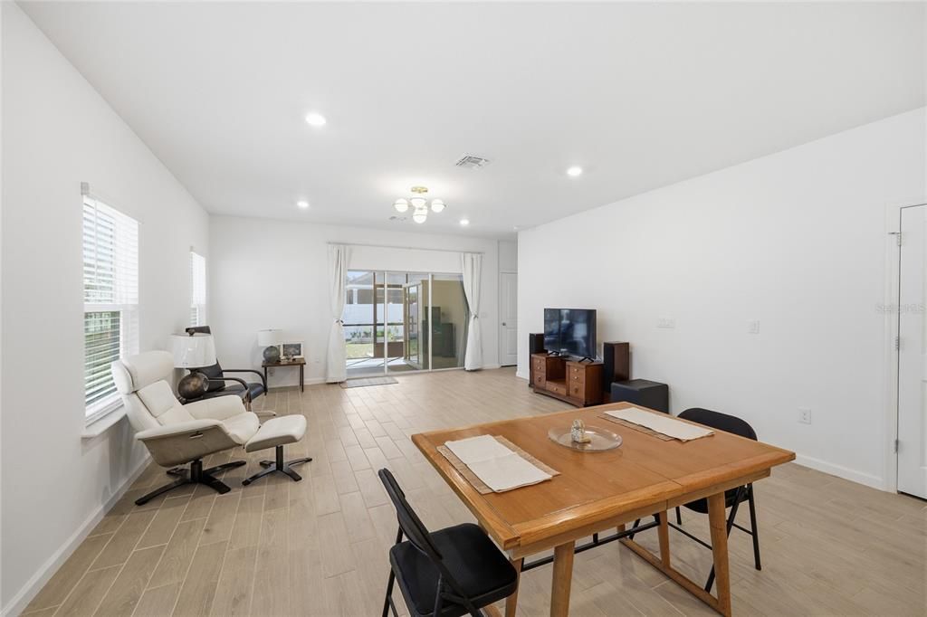 待售: $302,500 (3 贝兹, 2 浴室, 1779 平方英尺)