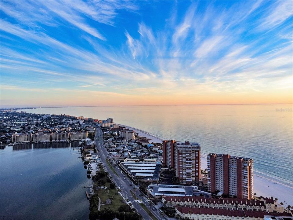 На продажу: $355,000 (1 спален, 1 ванн, 995 Квадратных фут)