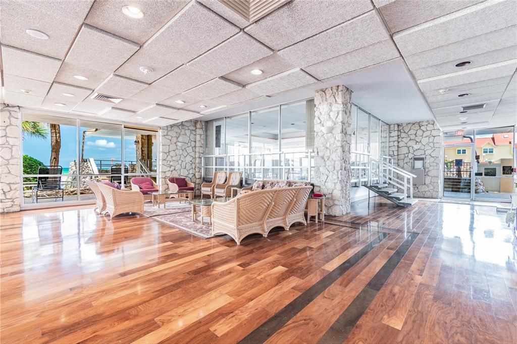 На продажу: $355,000 (1 спален, 1 ванн, 995 Квадратных фут)