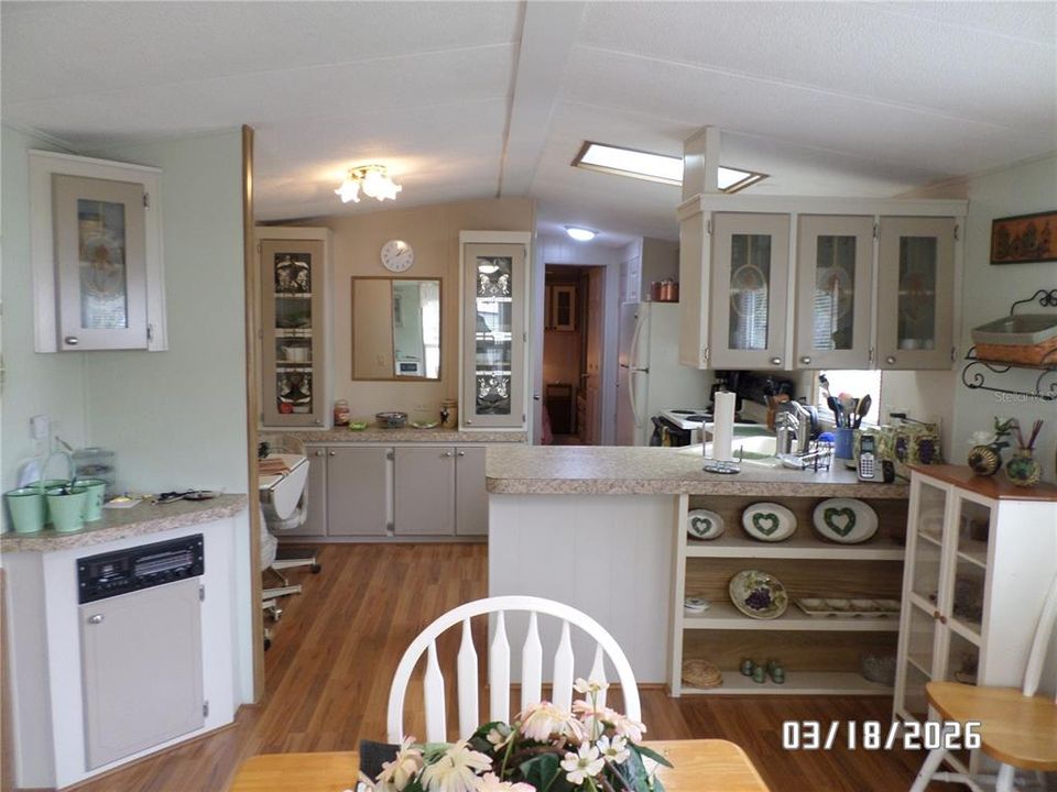 For Sale: $219,000 (1 beds, 1 baths, 747 Square Feet)