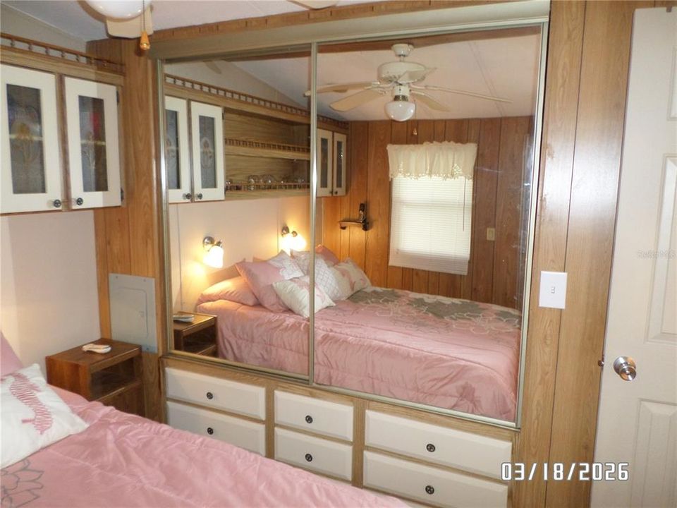 For Sale: $219,000 (1 beds, 1 baths, 747 Square Feet)
