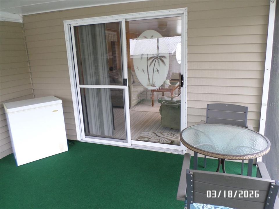 For Sale: $219,000 (1 beds, 1 baths, 747 Square Feet)
