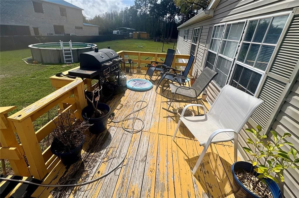 Под контрактом: $369,000 (4 спален, 3 ванн, 2356 Квадратных фут)