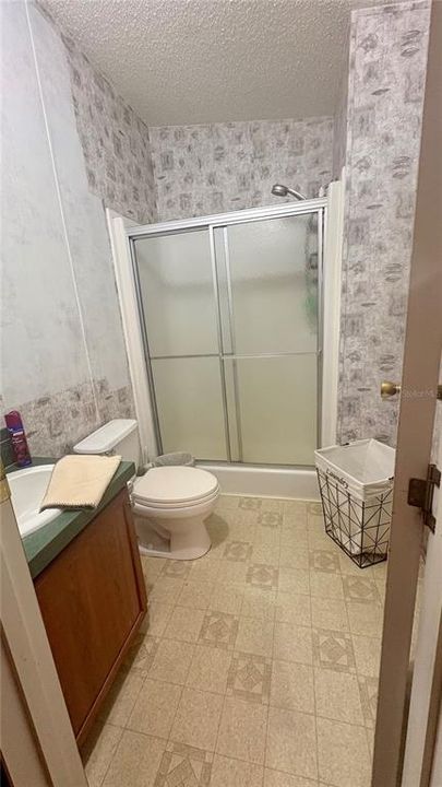 Под контрактом: $369,000 (4 спален, 3 ванн, 2356 Квадратных фут)