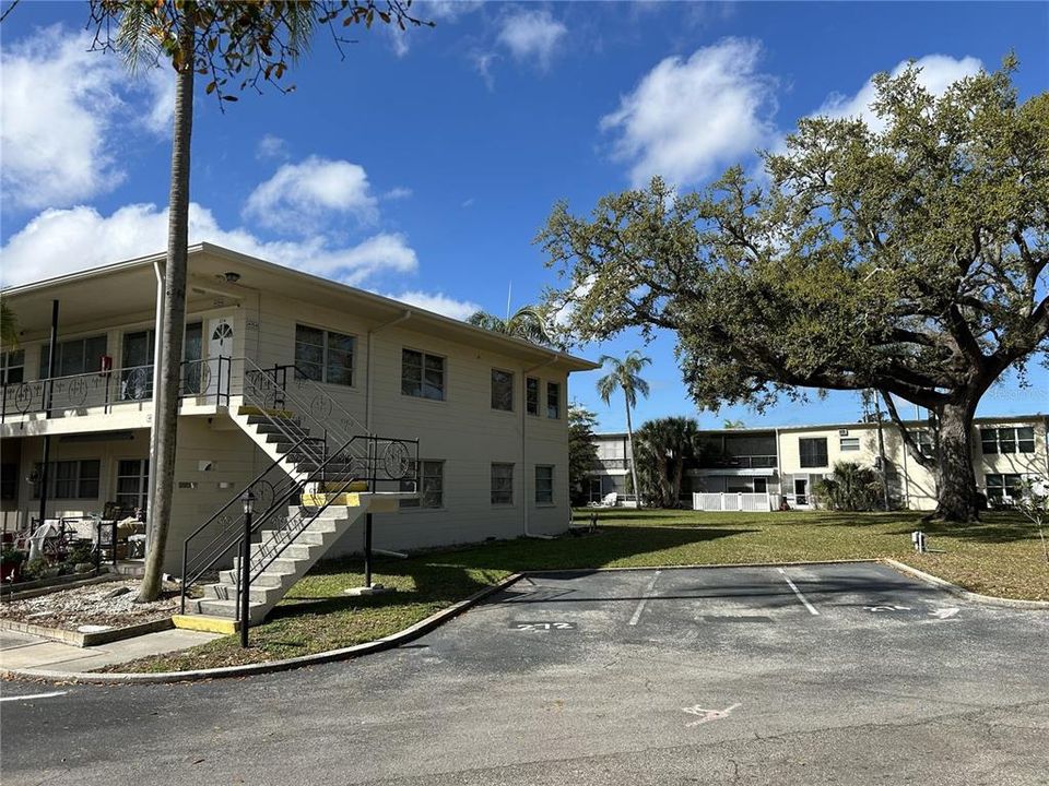En Venta: $99,500 (2 camas, 1 baños, 875 Pies cuadrados)