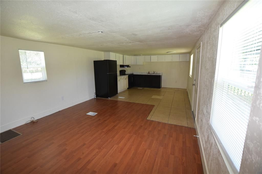 En Renta: $1,200 (2 camas, 1 baños, 784 Pies cuadrados)