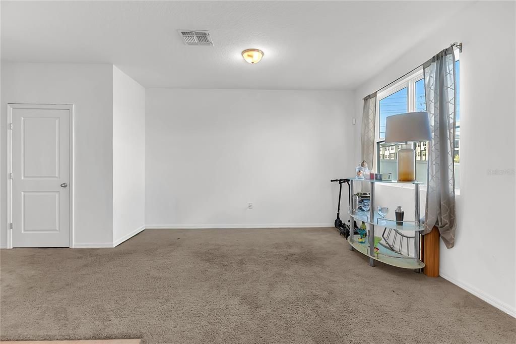 En Venta: $220,000 (3 camas, 2 baños, 1421 Pies cuadrados)