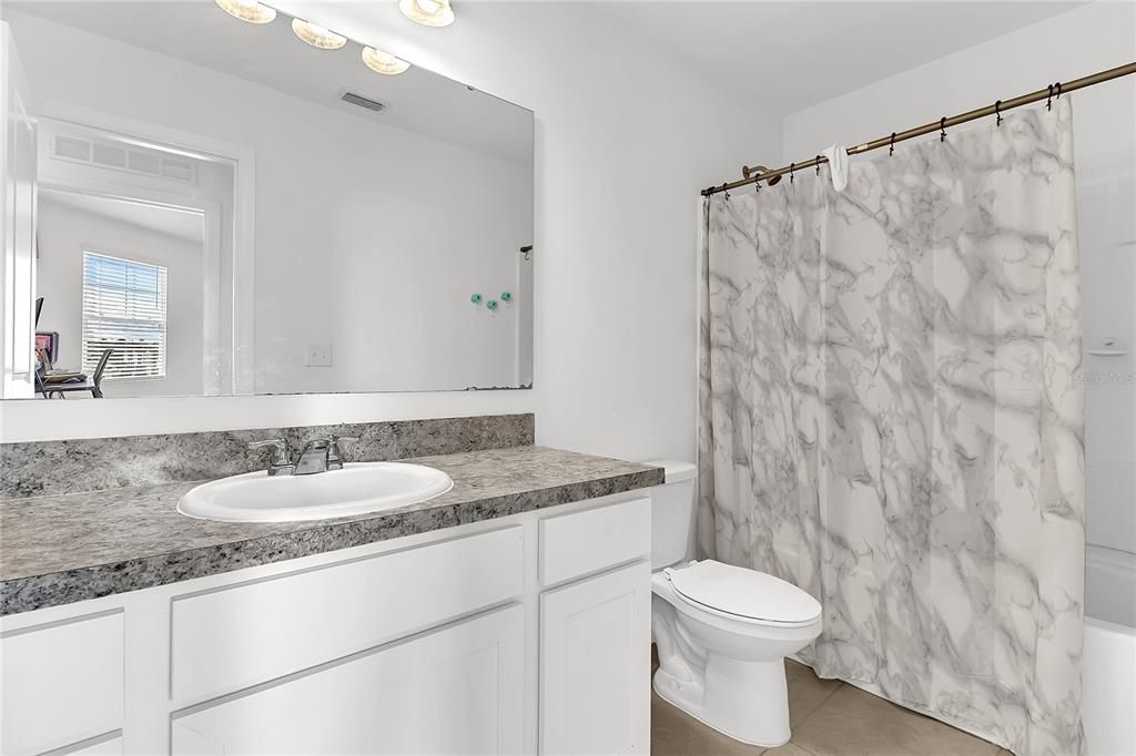 En Venta: $220,000 (3 camas, 2 baños, 1421 Pies cuadrados)