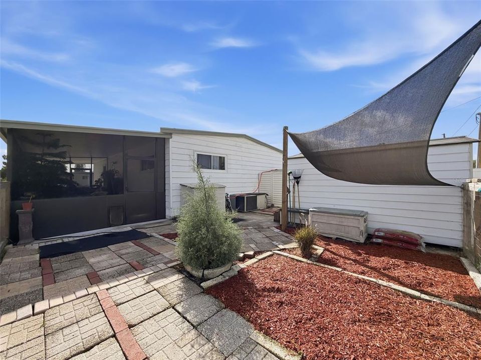 Active With Contract: $147,900 (2 beds, 2 baths, 1056 Square Feet)