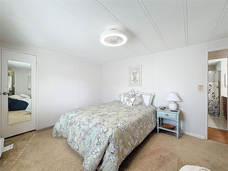 Active With Contract: $147,900 (2 beds, 2 baths, 1056 Square Feet)