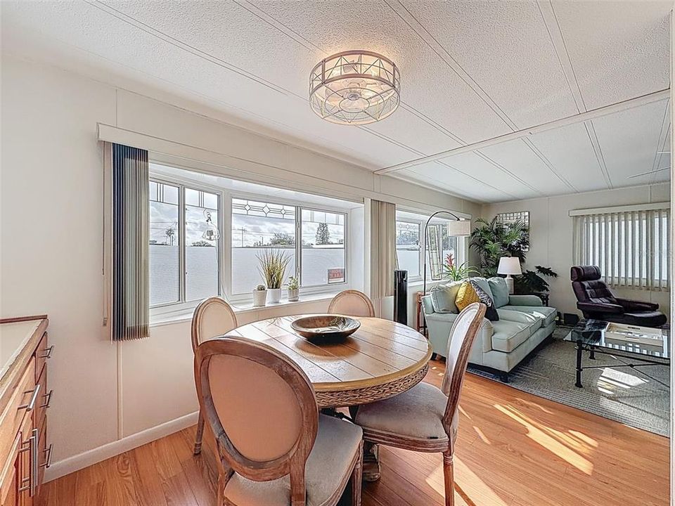Active With Contract: $147,900 (2 beds, 2 baths, 1056 Square Feet)