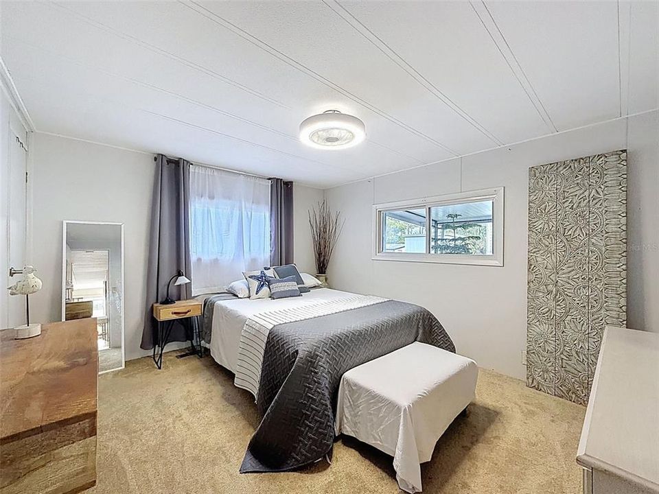 Active With Contract: $147,900 (2 beds, 2 baths, 1056 Square Feet)