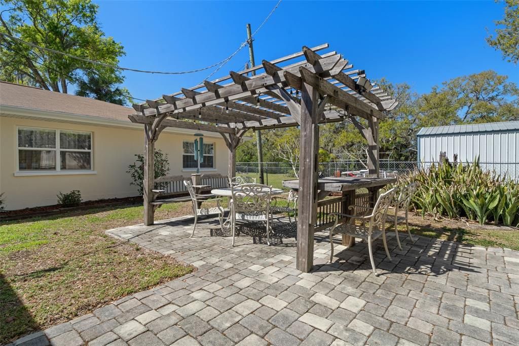 En Venta: $419,000 (4 camas, 2 baños, 2450 Pies cuadrados)
