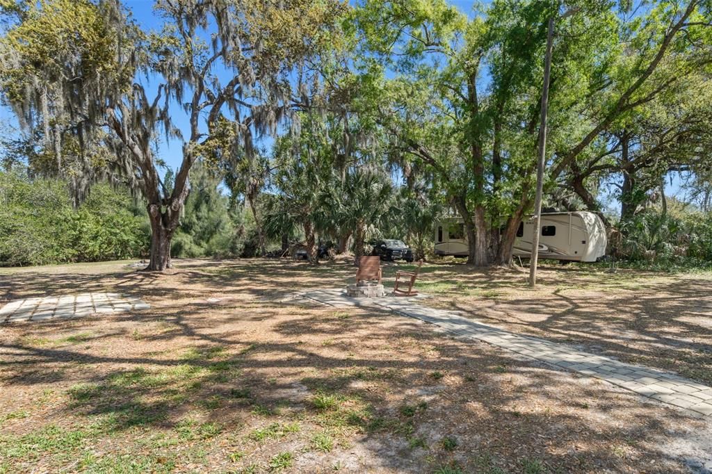 En Venta: $419,000 (4 camas, 2 baños, 2450 Pies cuadrados)