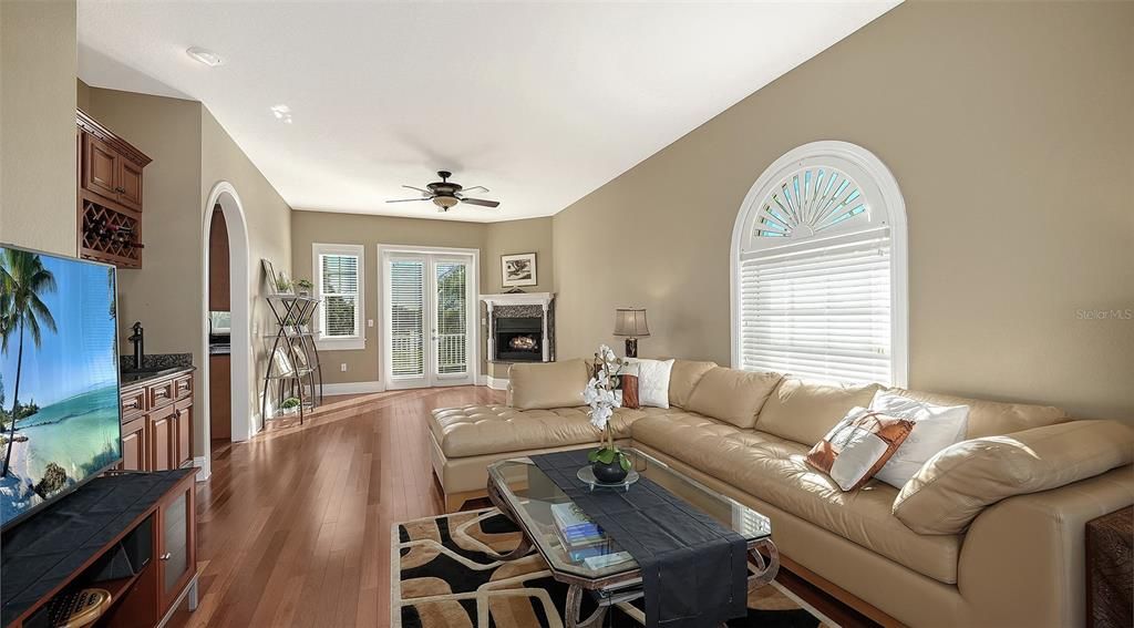 For Sale: $1,499,999 (3 beds, 3 baths, 4055 Square Feet)