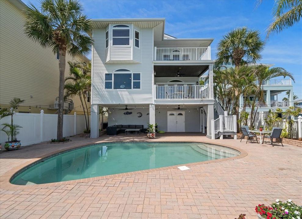 En Venta: $2,550,000 (3 camas, 2 baños, 2823 Pies cuadrados)