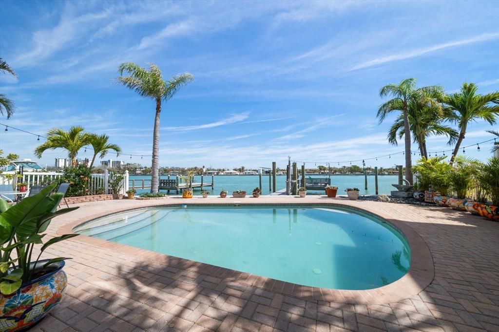 En Venta: $2,550,000 (3 camas, 2 baños, 2823 Pies cuadrados)