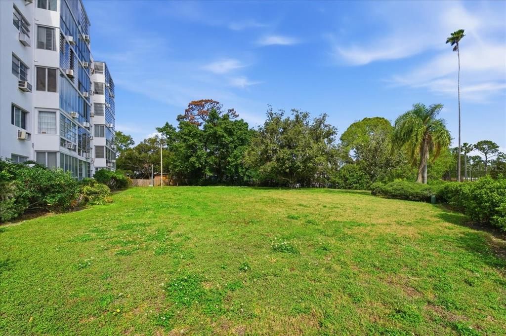 For Sale: $75,000 (1 beds, 1 baths, 875 Square Feet)
