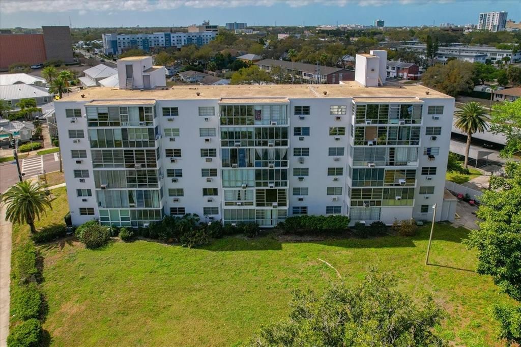 For Sale: $75,000 (1 beds, 1 baths, 875 Square Feet)
