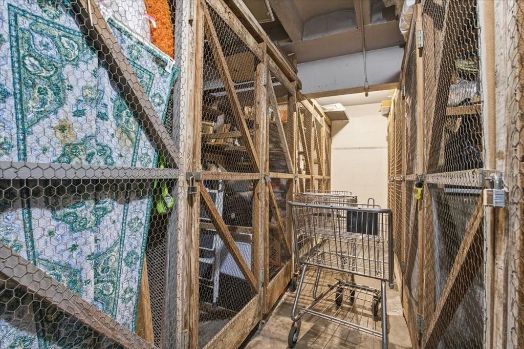 For Sale: $75,000 (1 beds, 1 baths, 875 Square Feet)