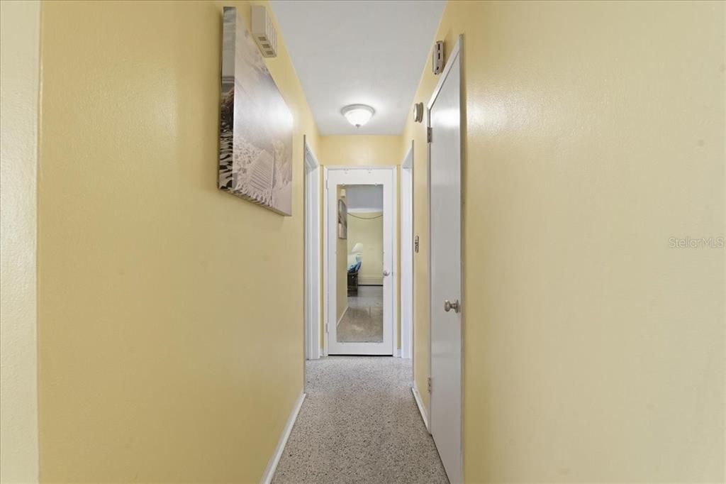 For Sale: $75,000 (1 beds, 1 baths, 875 Square Feet)