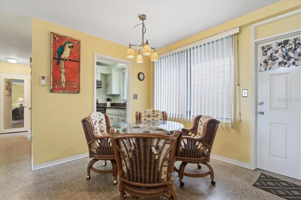 For Sale: $75,000 (1 beds, 1 baths, 875 Square Feet)