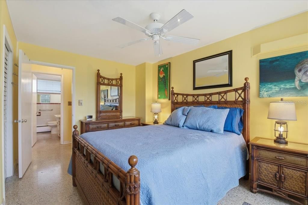 For Sale: $75,000 (1 beds, 1 baths, 875 Square Feet)