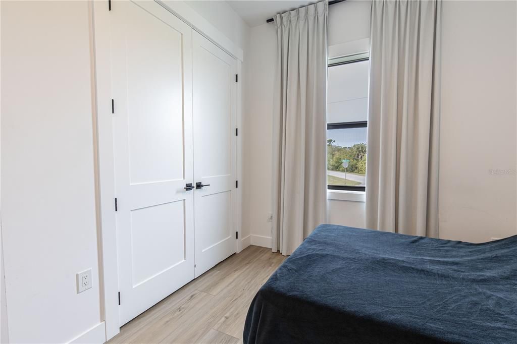 For Sale: $550,000 (3 beds, 2 baths, 1950 Square Feet)