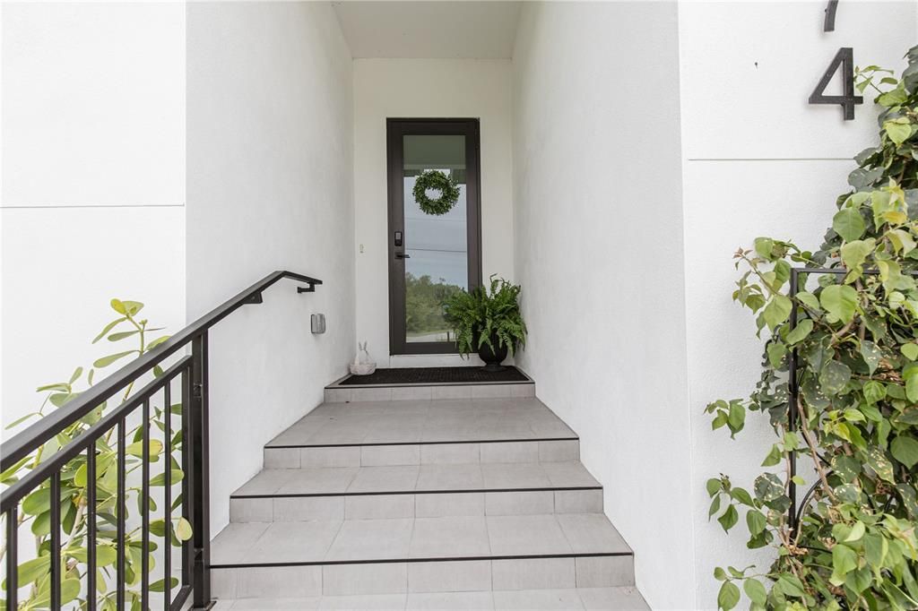 For Sale: $550,000 (3 beds, 2 baths, 1950 Square Feet)