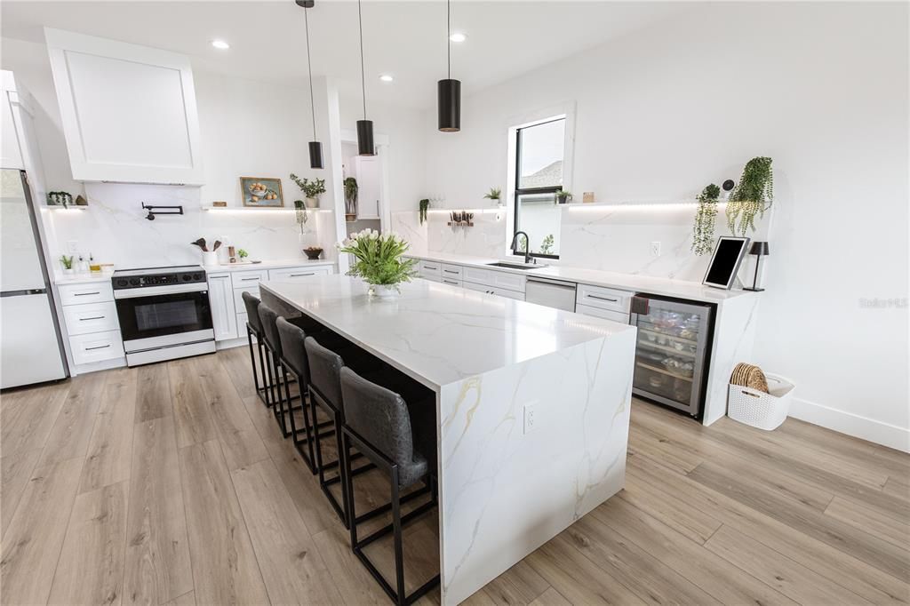For Sale: $550,000 (3 beds, 2 baths, 1950 Square Feet)