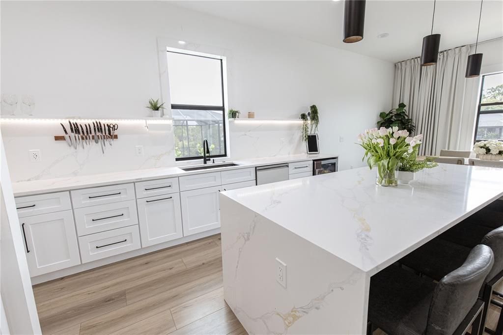 For Sale: $550,000 (3 beds, 2 baths, 1950 Square Feet)
