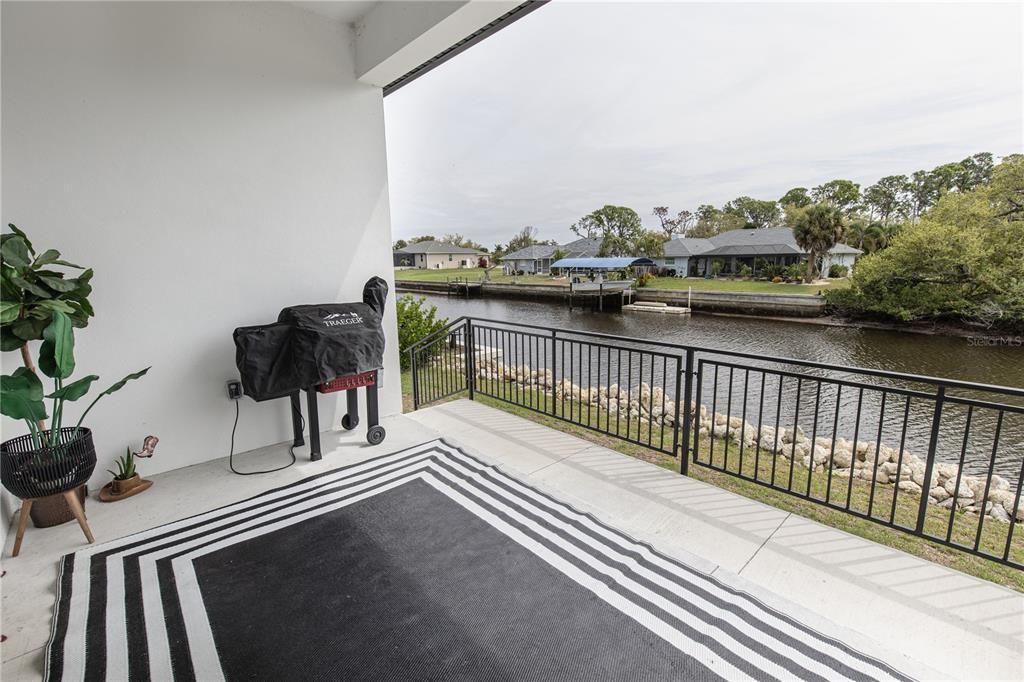 For Sale: $550,000 (3 beds, 2 baths, 1950 Square Feet)