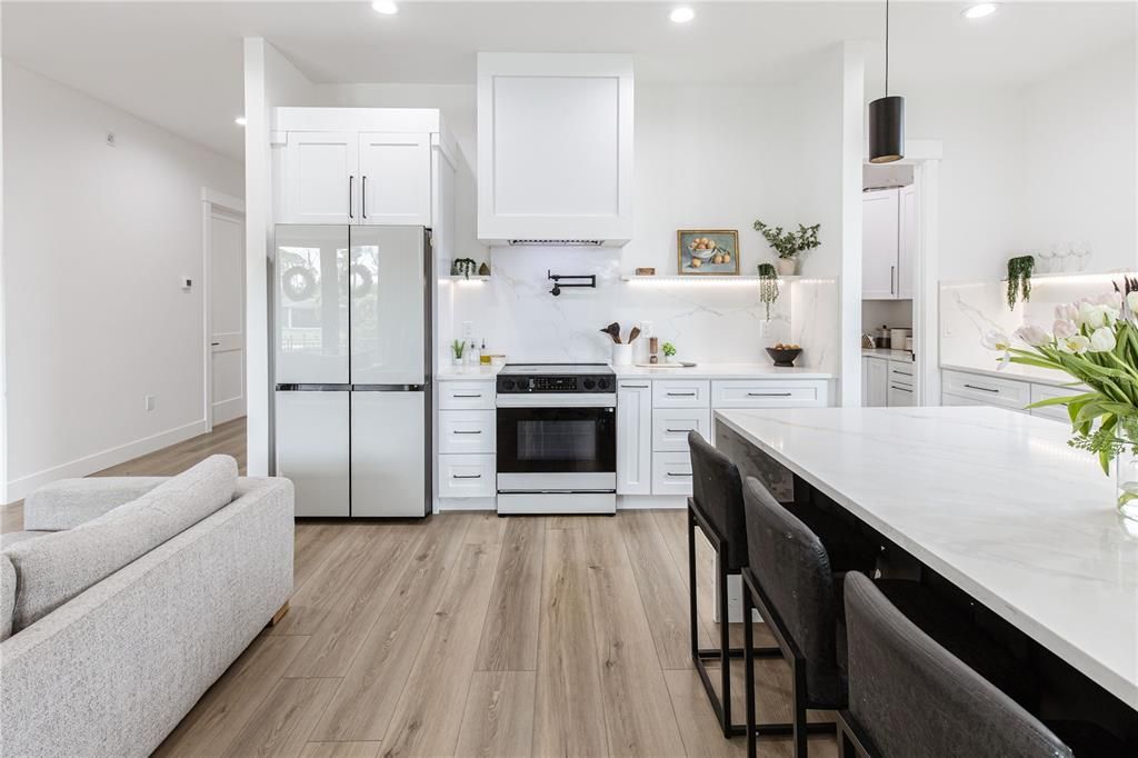 For Sale: $550,000 (3 beds, 2 baths, 1950 Square Feet)