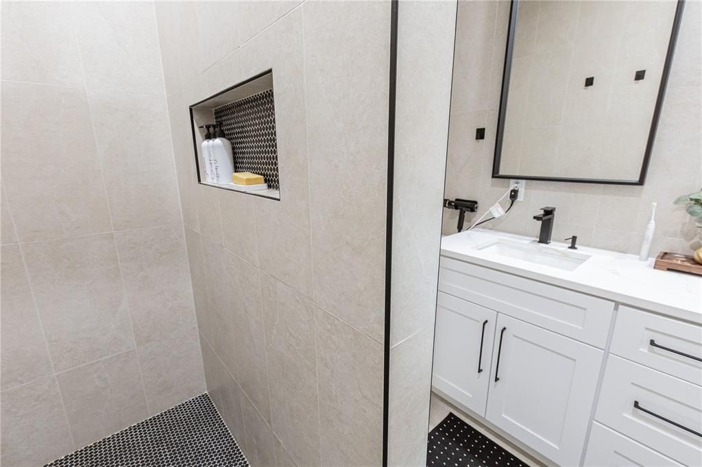 For Sale: $550,000 (3 beds, 2 baths, 1950 Square Feet)