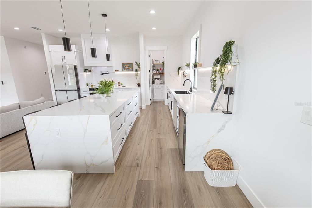 For Sale: $550,000 (3 beds, 2 baths, 1950 Square Feet)