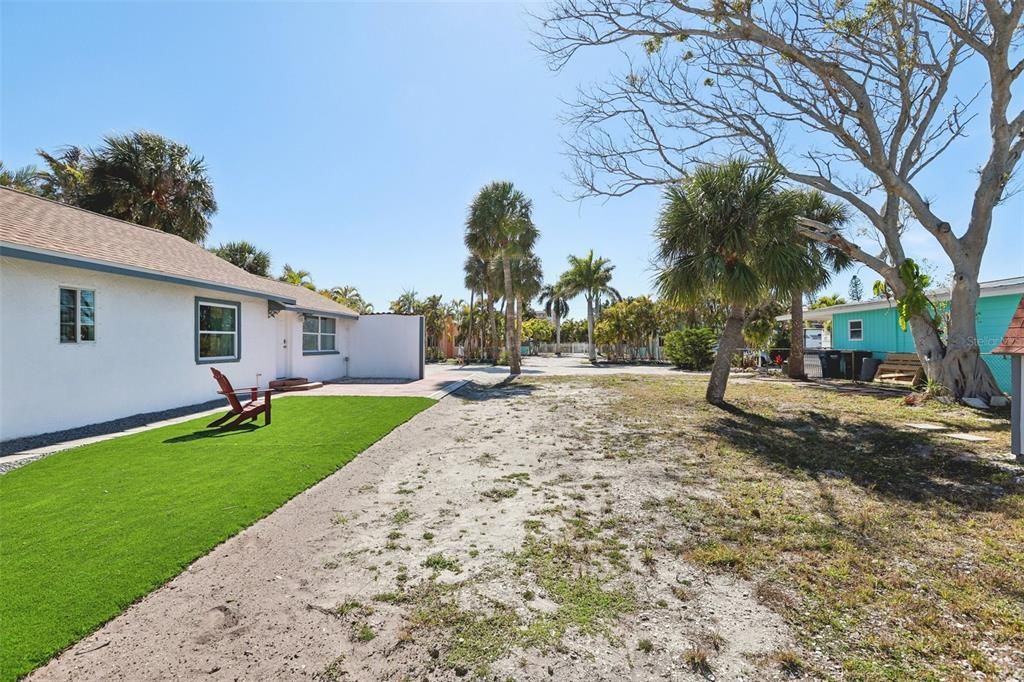 待售: $275,000 (0.09 acres)