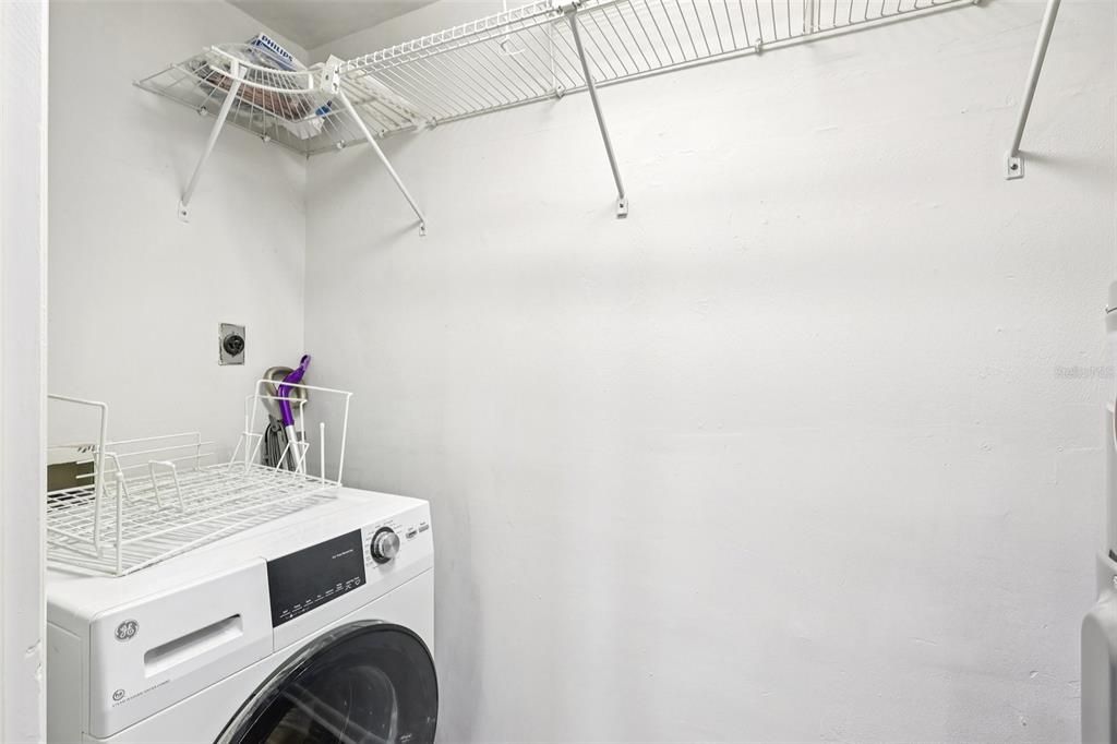 На продажу: $94,999 (1 спален, 1 ванн, 877 Квадратных фут)
