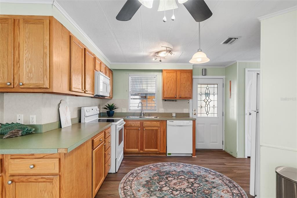 For Sale: $139,000 (2 beds, 2 baths, 1152 Square Feet)