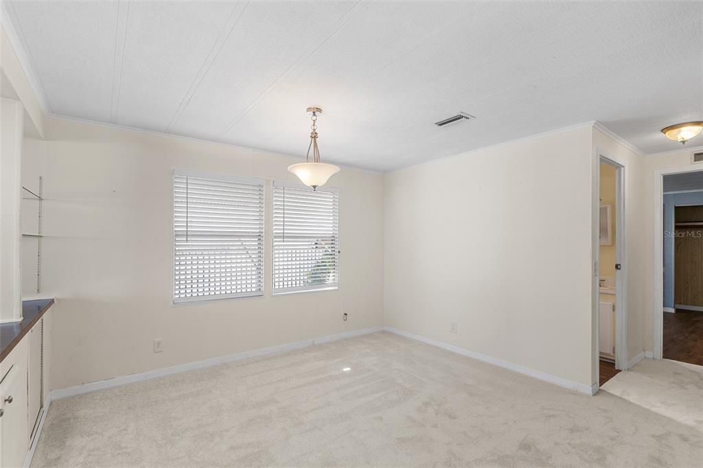 For Sale: $139,000 (2 beds, 2 baths, 1152 Square Feet)