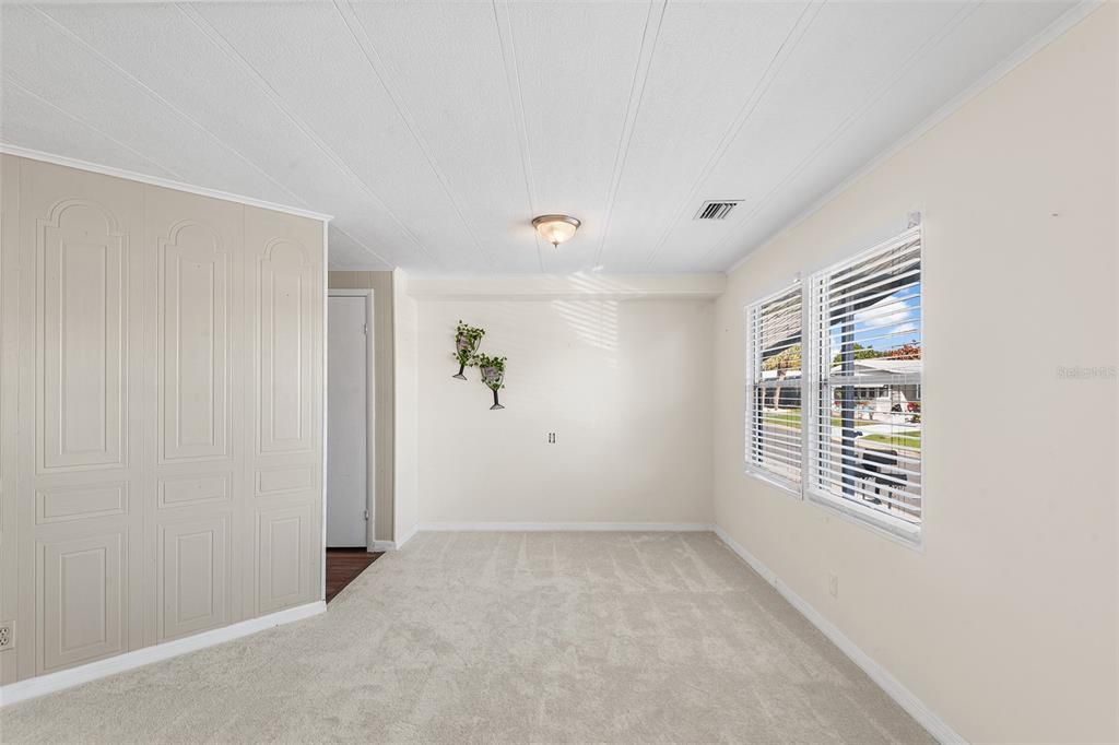For Sale: $139,000 (2 beds, 2 baths, 1152 Square Feet)