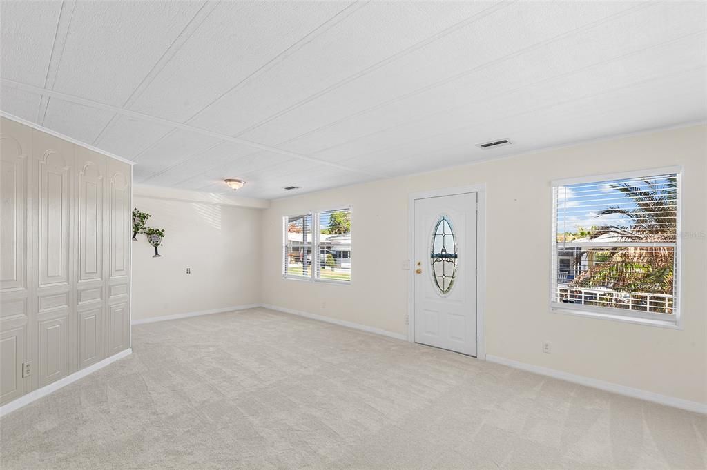 For Sale: $139,000 (2 beds, 2 baths, 1152 Square Feet)